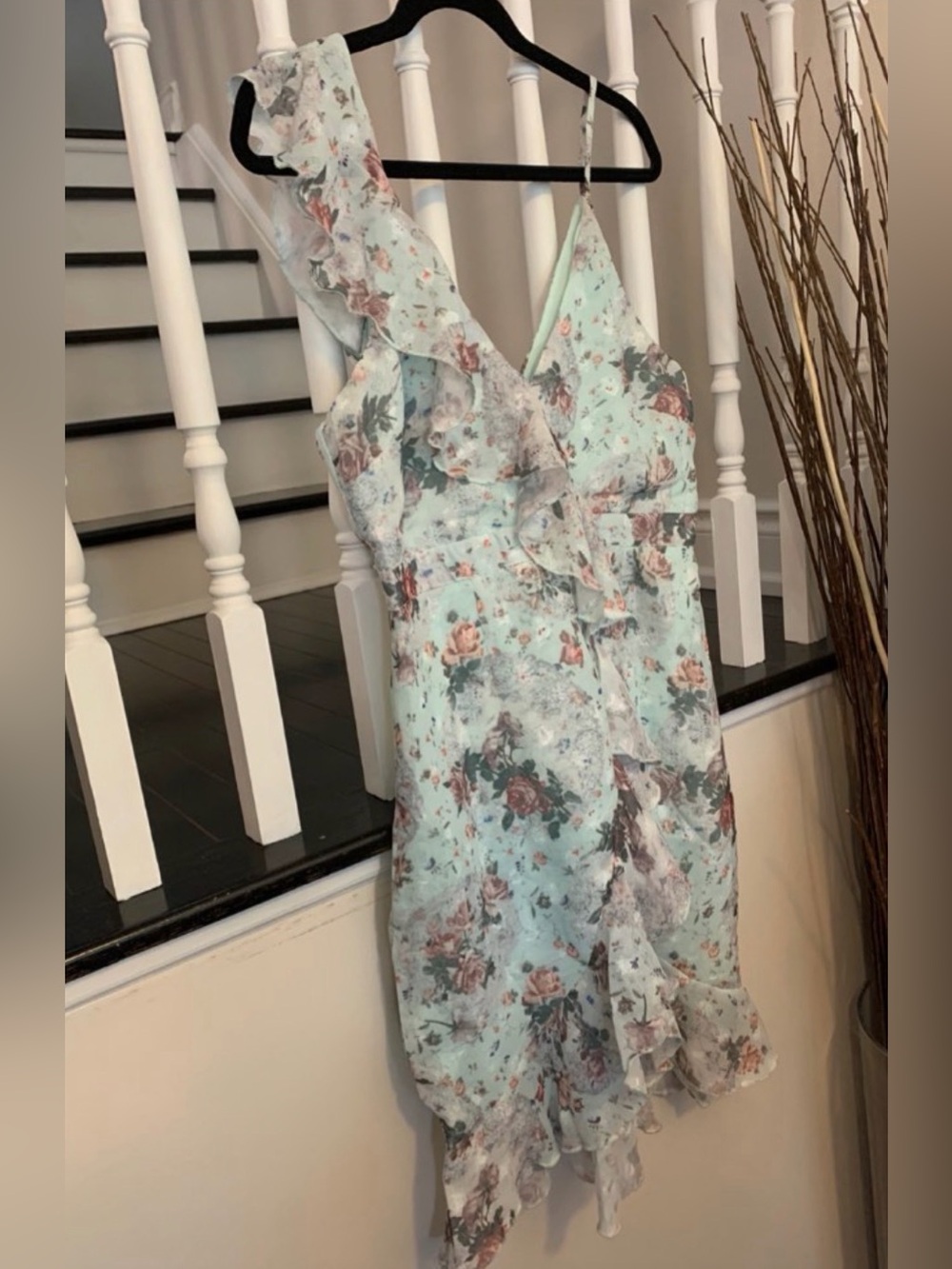 One-Shoulder and Spahetti Strap Floral Ruffle Dress in Mint
